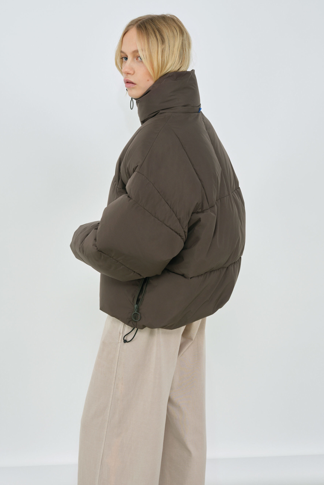 Embassy of Bricks and Logs Embassy of Bricks and Logs, Zonza Puffer, black olive, S