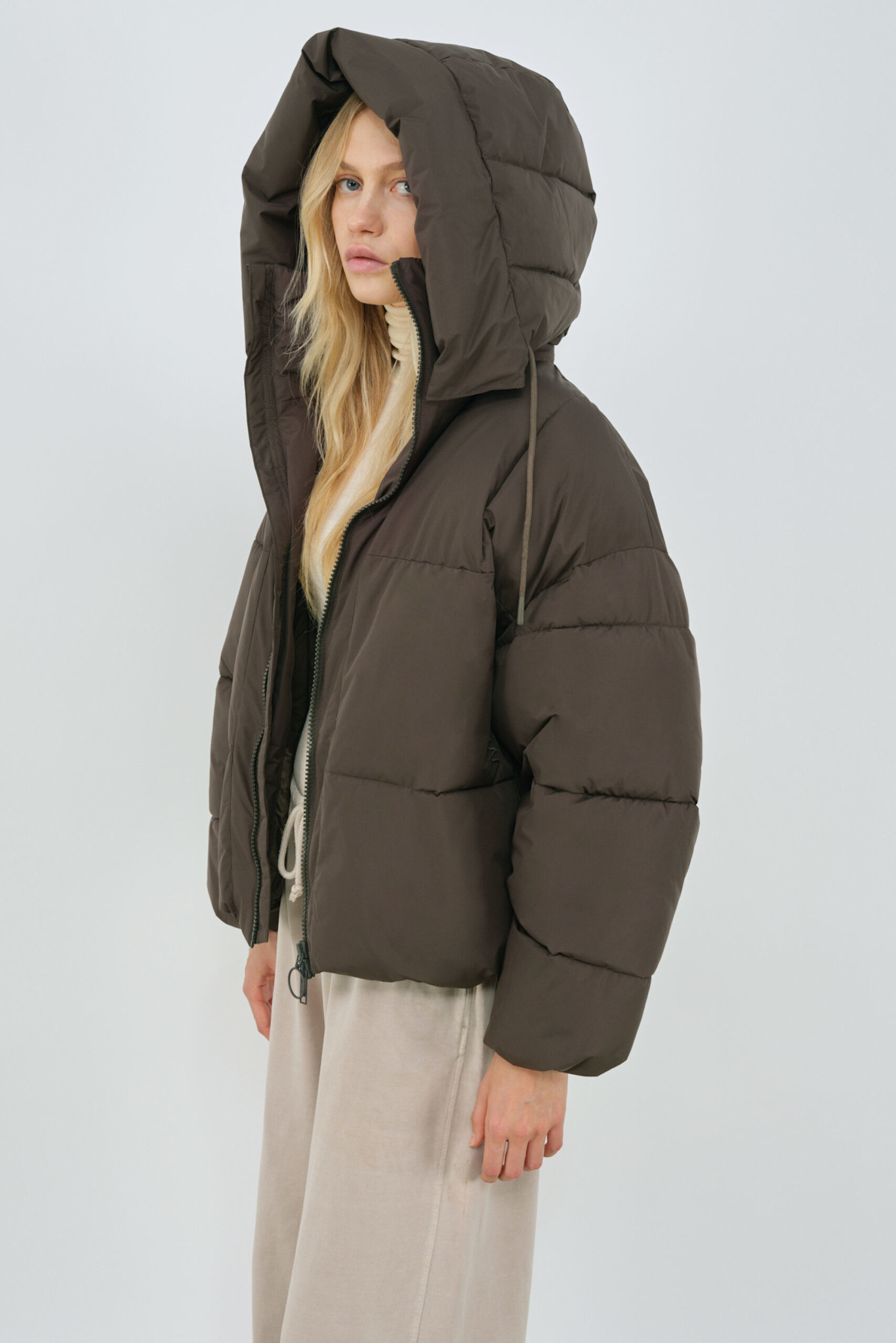 Embassy of Bricks and Logs Embassy of Bricks and Logs, Zonza Puffer, black olive, S