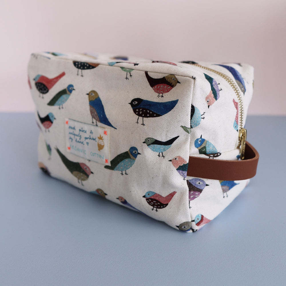 Lili Pepper, Pouch, songbirds, M