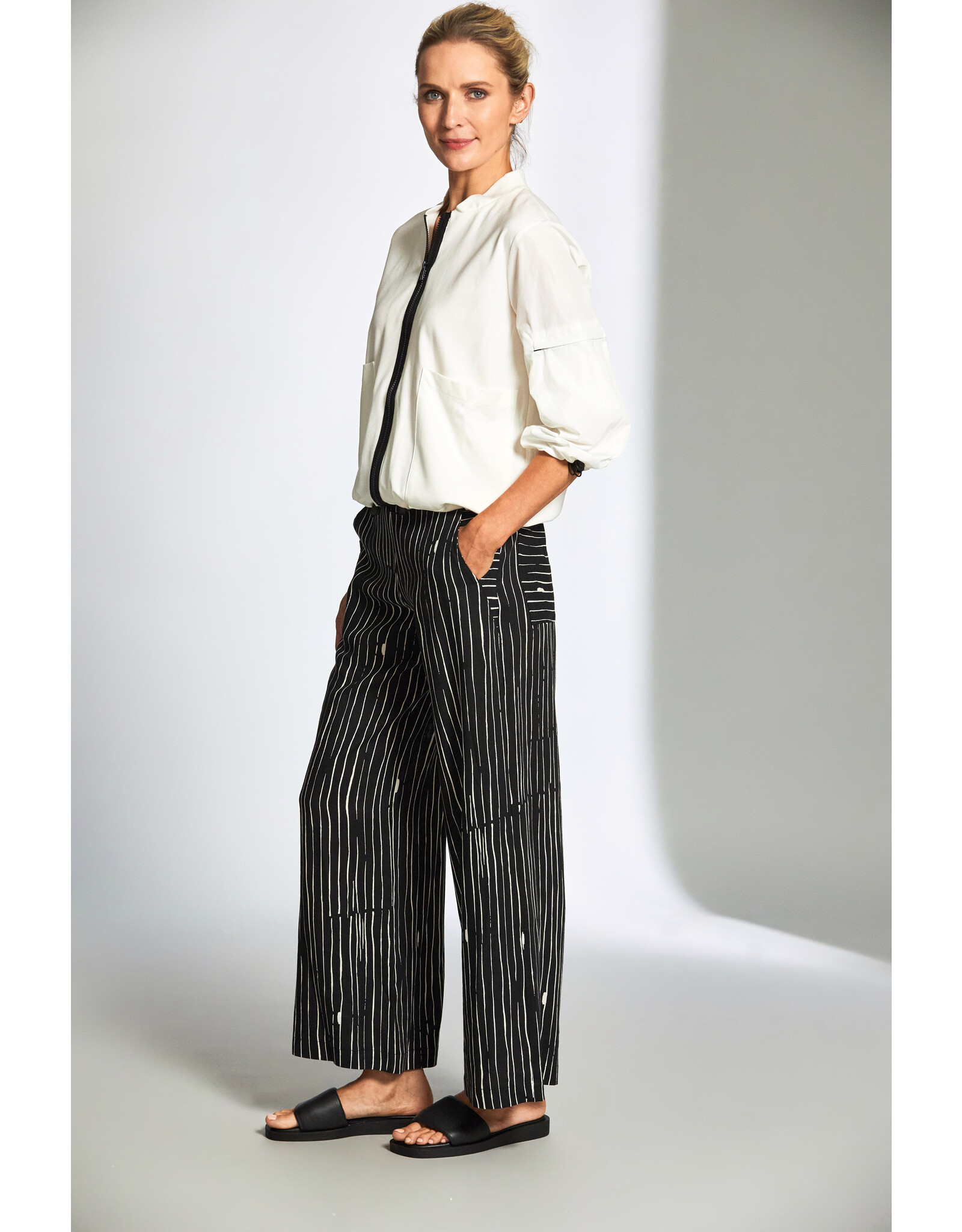 Peruzzi Contrast zip cardi with pockets