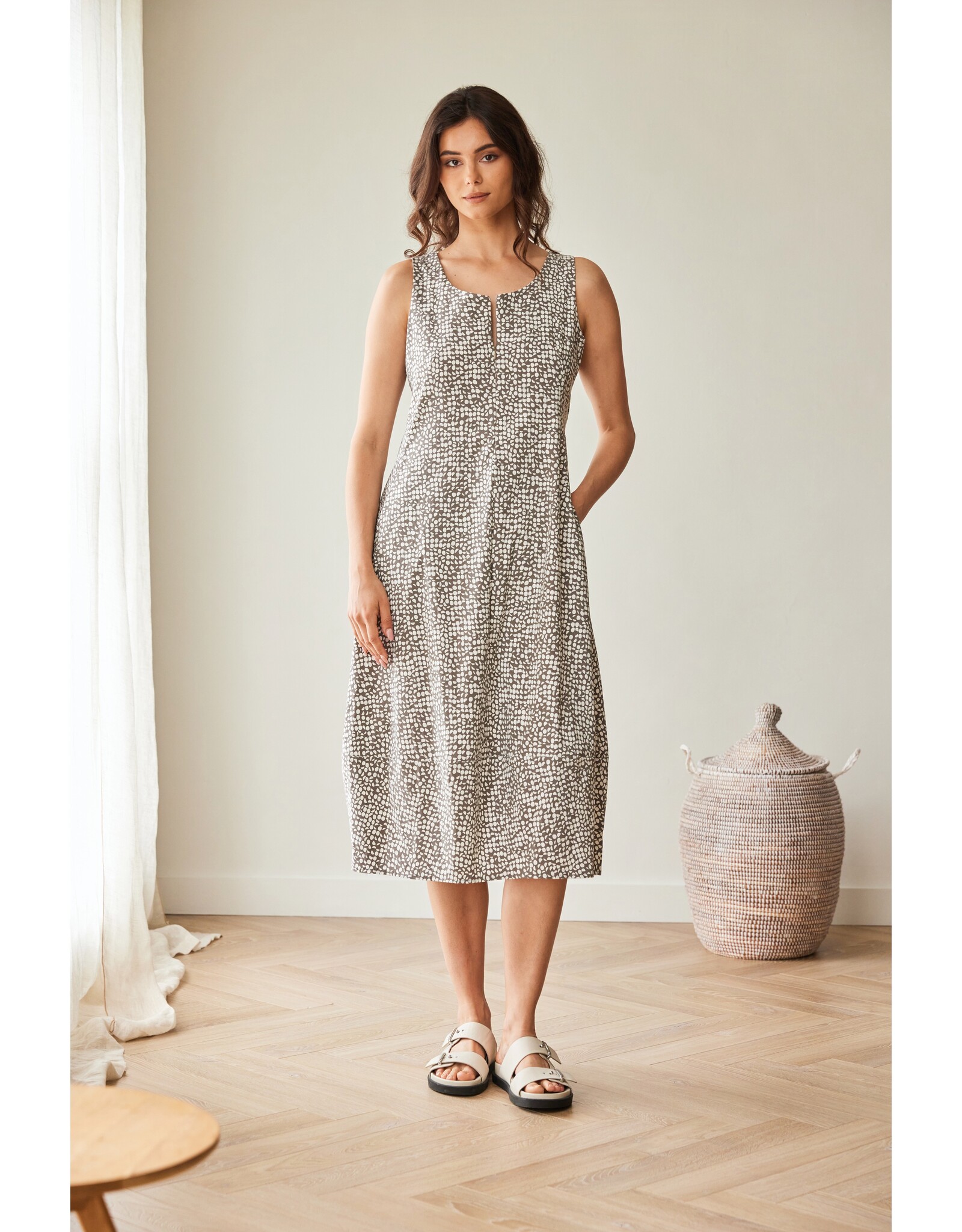 Peruzzi Sleevelesss Print Dress