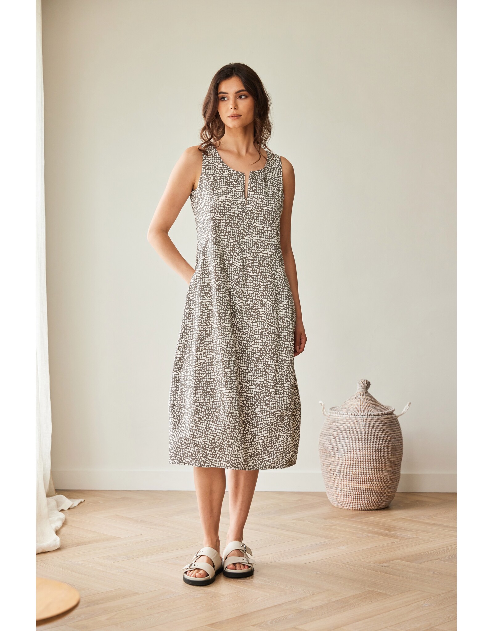 Peruzzi Sleevelesss Print Dress