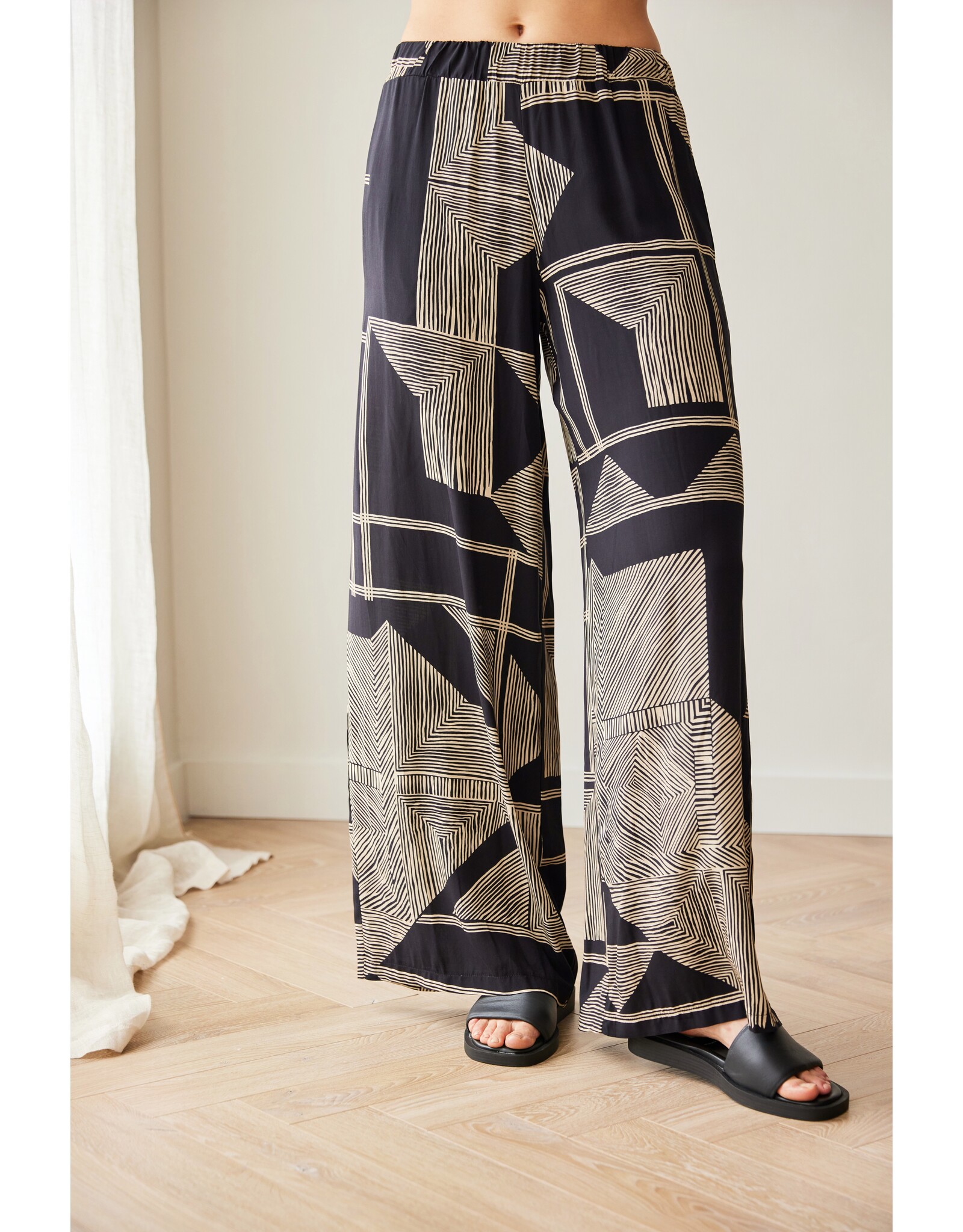 Peruzzi Geo Print Pants