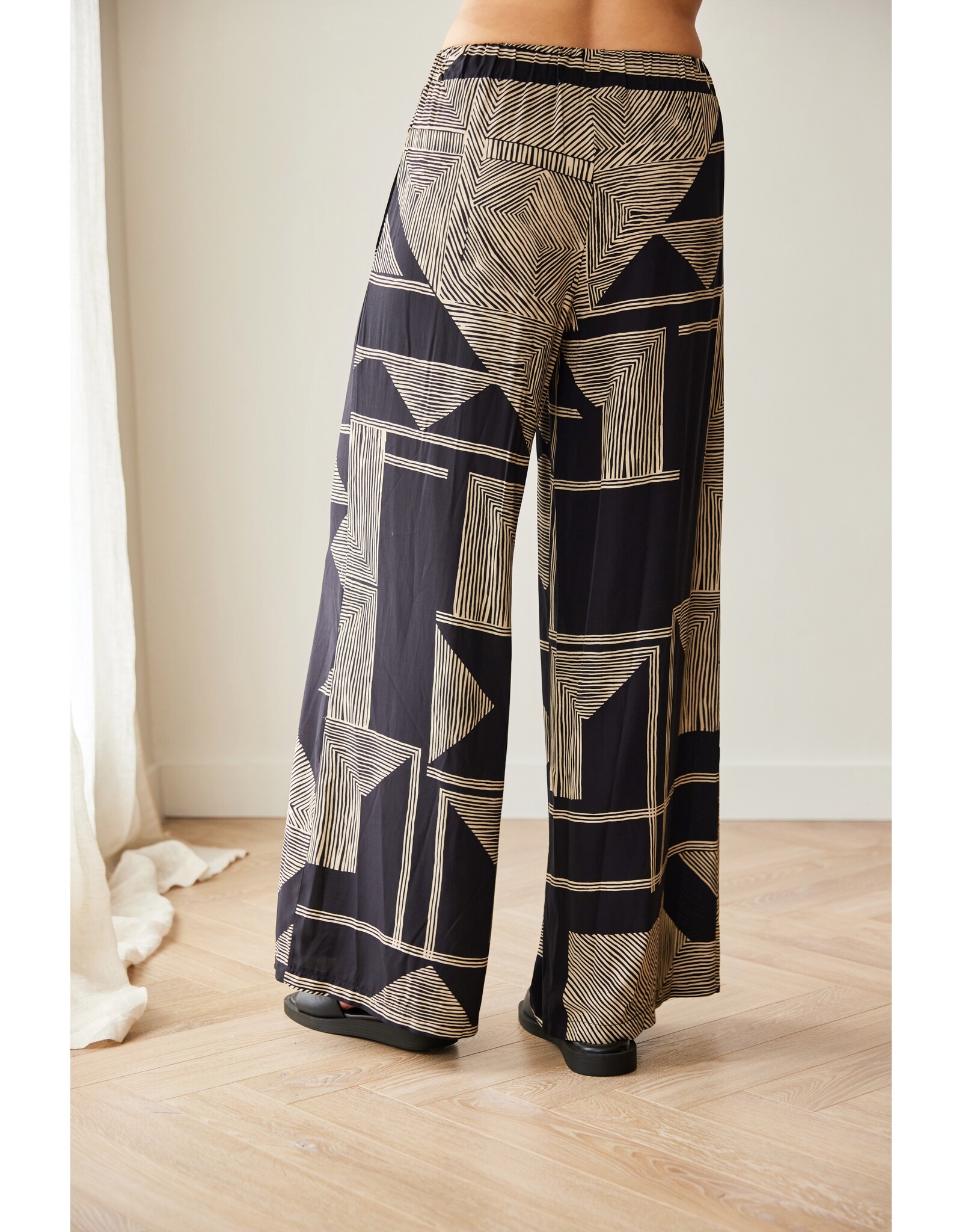 Peruzzi Geo Print Pants