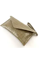 Croc Clutch
