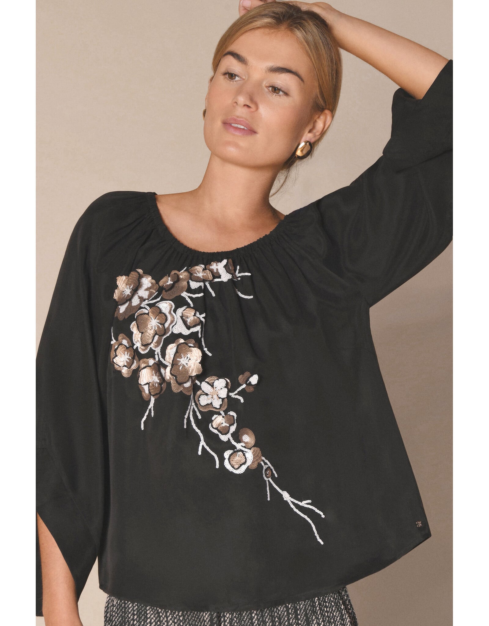 Gustav Denmark Amalia, embroidery blouse