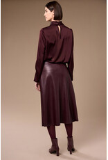 Peruzzi Twist Neck Top