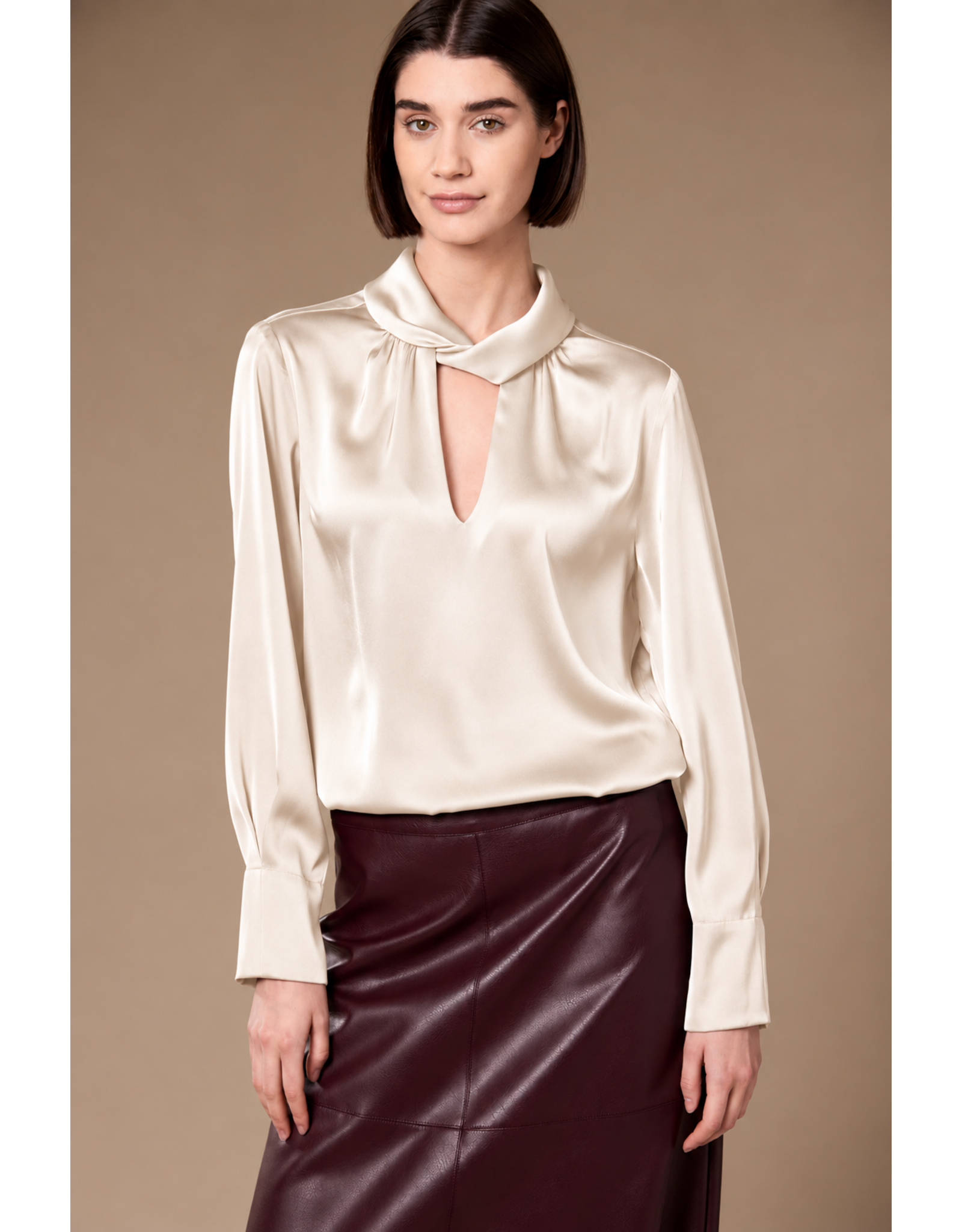 Peruzzi Twist Neck Top
