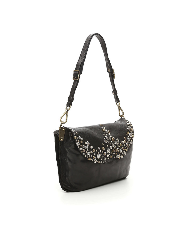 Campomaggi Cross body bag. Leather with multistuds. Black.