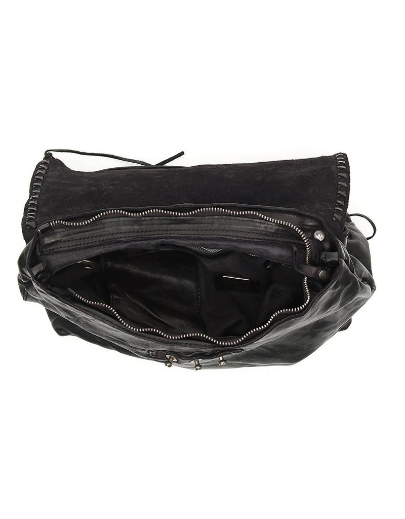Campomaggi Shoulder bag. Medium. Genuine leather w seams. Black.