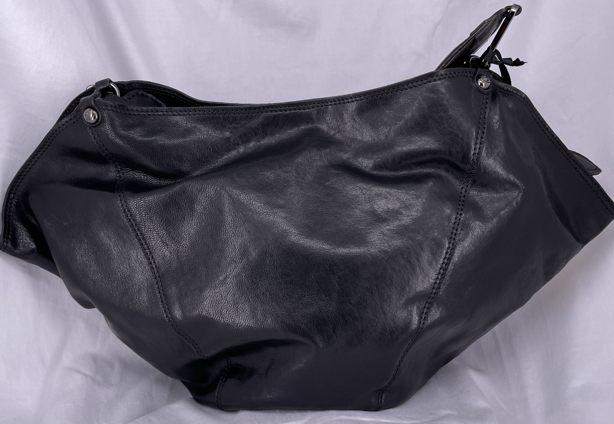 Campomaggi Anna M Shoulder bag. Medium. Goat leather. Black.