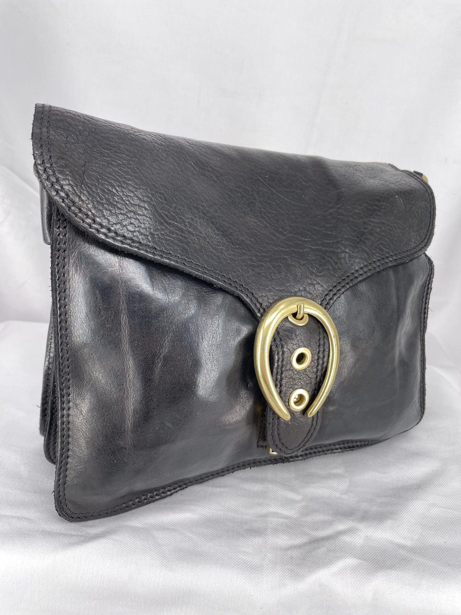 Campomaggi Crossbody. Genuine Leather. P/D Black.