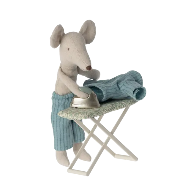 Iron and Ironing Board - Mouse