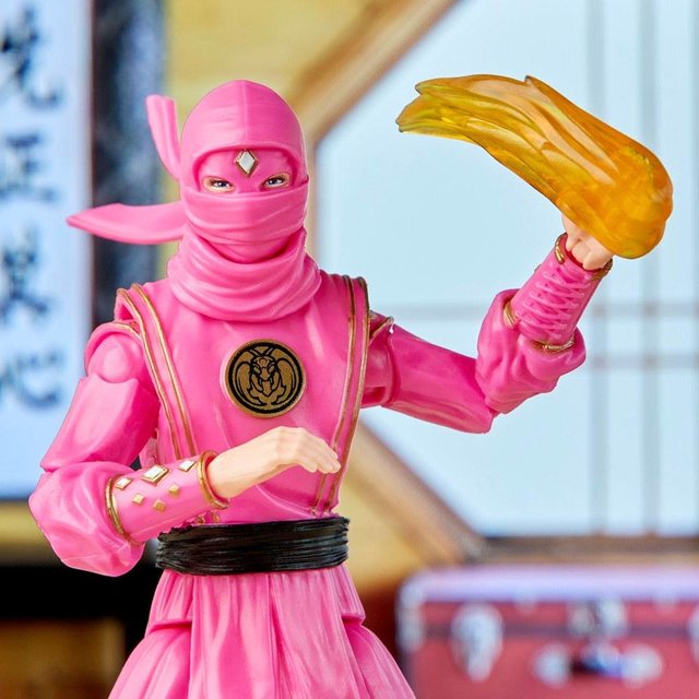 Power Rangers x Cobra Kai Ligtning Collection Morphed Samantha LaRusso Pink Mantis Ranger 15cm Power Rangers x Cobra Kai Ligtning Collection Morphed Samantha LaRusso Pink Mantis Ranger 15cm