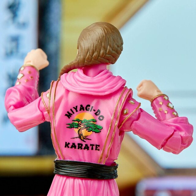 Power Rangers x Cobra Kai Ligtning Collection Morphed Samantha LaRusso Pink Mantis Ranger 15cm Power Rangers x Cobra Kai Ligtning Collection Morphed Samantha LaRusso Pink Mantis Ranger 15cm