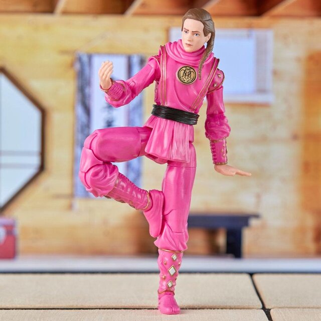 Power Rangers x Cobra Kai Ligtning Collection Morphed Samantha LaRusso Pink Mantis Ranger 15cm Power Rangers x Cobra Kai Ligtning Collection Morphed Samantha LaRusso Pink Mantis Ranger 15cm