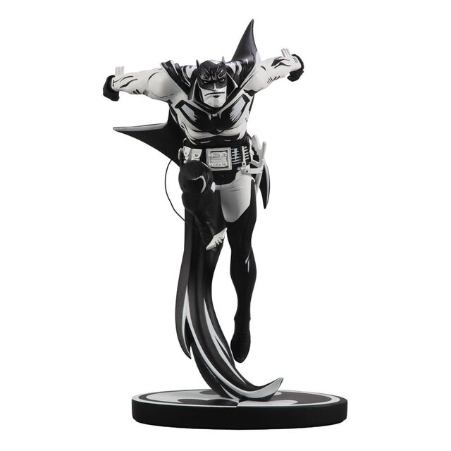 DC Direct Resin Statue Batman Black & White White Knight by Sean Murphy 23cm