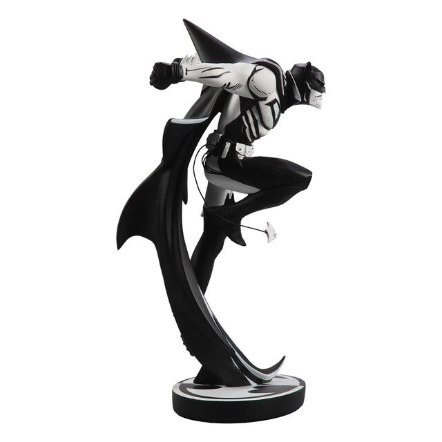 DC Direct Resin Statue Batman Black & White White Knight by Sean Murphy 23cm