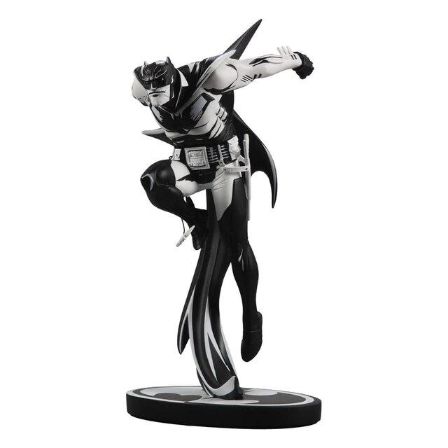 DC Direct Resin Statue Batman Black & White White Knight by Sean Murphy 23cm