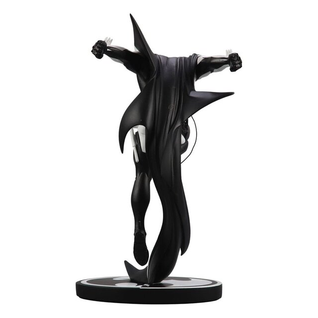 DC Direct Resin Statue Batman Black & White White Knight by Sean Murphy 23cm