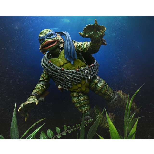 Universal Monsters x Teenage Mutant Ninja Turtles Scale Action Figure Leonardo as the Creature 18cm