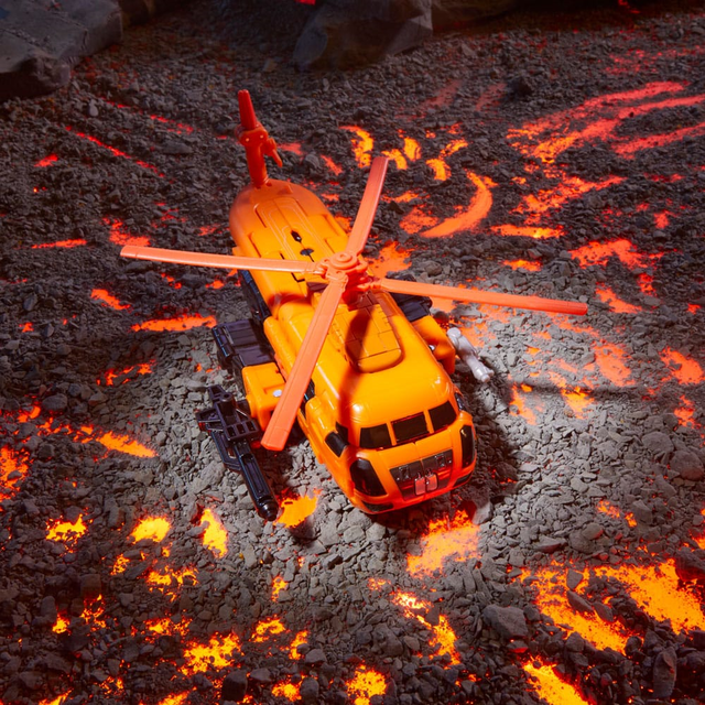 Transformers Generations Legacy United Leader Class Action Figure G1 Triple Changer Sandstorm 19cm