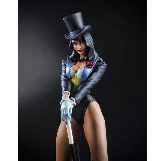 DC Direct DC Cover Girls Resin Statue Zatanna by J. Scott Campbell 23cm