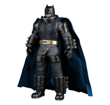 Batman The Dark Knight Returns Dynamic 8ction Heroes Action Figure 1/9 Armored Batman 21cm