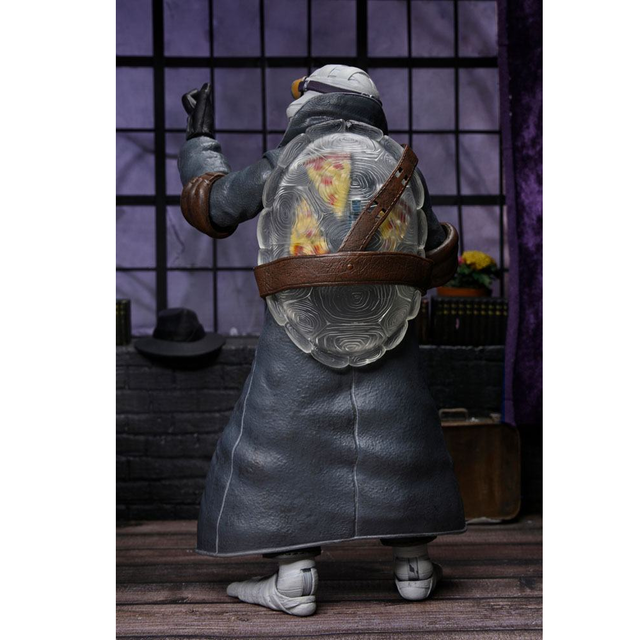 Universal Monsters x TMNT Ultimate Donatello as The Invisible Man 18cm