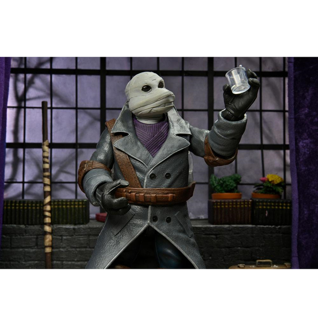 Universal Monsters x TMNT Ultimate Donatello as The Invisible Man 18cm