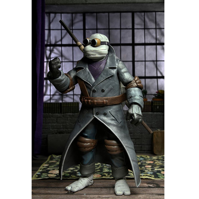 Universal Monsters x TMNT Ultimate Donatello as The Invisible Man 18cm