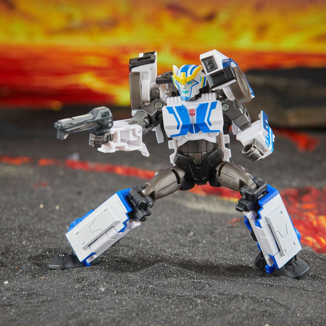 Transformers Generations Legacy United Deluxe Class Action Figure Robots in Disguise 2015 Universe Strongarm 14cm Transformers Generations Legacy United Deluxe Class Action Figure Robots in Disguise 2015 Universe Strongarm 14cm