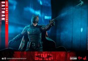 The Batman Movie Masterpiece Action Figure 1/6 Batman Deluxe with Bat-Signal 31cm The Batman Movie Masterpiece Action Figure 1/6 Batman Deluxe with Bat-Signal 31cm
