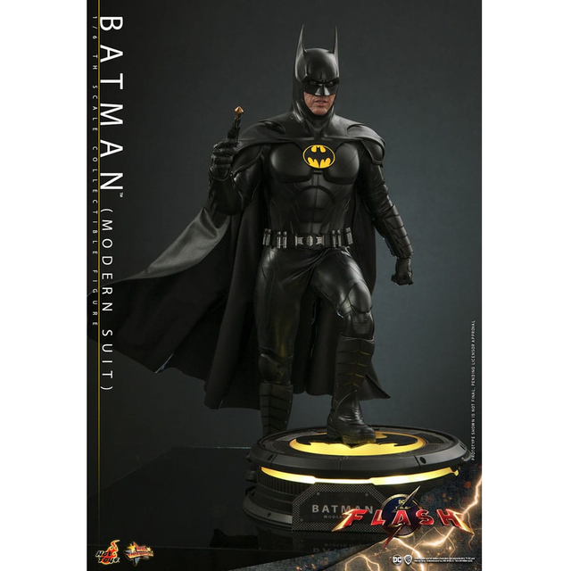 The Flash Movie Masterpiece Action Figure 1/6 Batman (Modern Suit) 30cm