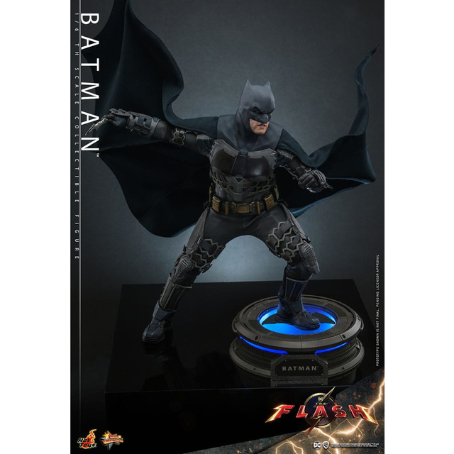 he Flash Movie Masterpiece Action Figure 1/6 Batman & Batcycle 30cm