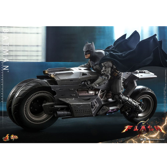he Flash Movie Masterpiece Action Figure 1/6 Batman & Batcycle 30cm