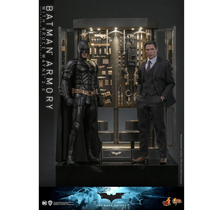 The Dark Knight Movie Masterpiece Action Figures & Diorama 1/6 Batman Armory with Bruce Wayne (2.0) 30cm