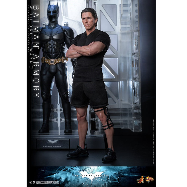 The Dark Knight Rises Movie Masterpiece Action Figures & Diorama 1/6 Batman Armory with Bruce Wayne 30cm