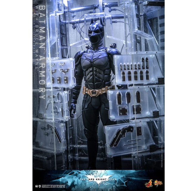 The Dark Knight Rises Movie Masterpiece Action Figures & Diorama 1/6 Batman Armory with Bruce Wayne 30cm