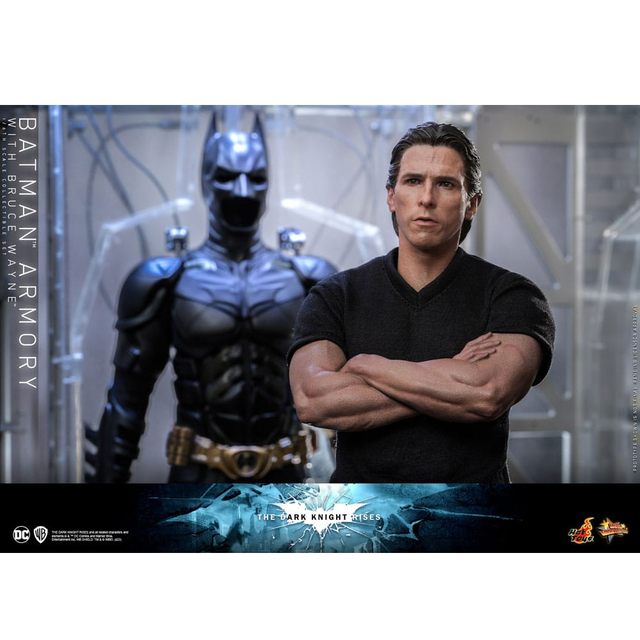 The Dark Knight Rises Movie Masterpiece Action Figures & Diorama 1/6 Batman Armory with Bruce Wayne 30cm