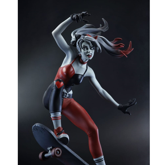 DC Direct Harley Quinn: Red, White & Black Statue 1/10 Harley Quinn by Ivan Tao 20cm DC Direct Harley Quinn: Red, White & Black Statue 1/10 Harley Quinn by Ivan Tao 20cm