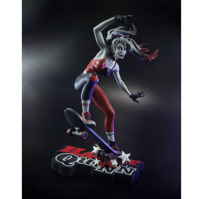 DC Direct Harley Quinn: Red, White & Black Statue 1/10 Harley Quinn by Ivan Tao 20cm DC Direct Harley Quinn: Red, White & Black Statue 1/10 Harley Quinn by Ivan Tao 20cm