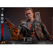 Terminator 2 Movie Masterpiece Action Figure 1/6 T-800 Battle Damaged Version 2.0 32 cm