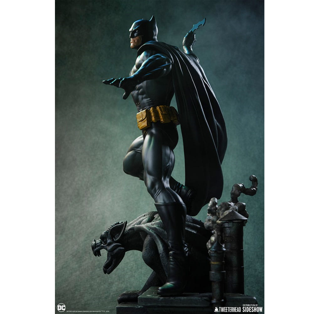 DC Comics Maquette 1/4 Batman (Black and Gray Edition) 66cm