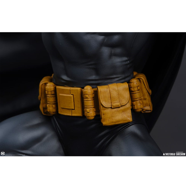 DC Comics Maquette 1/4 Batman (Black and Gray Edition) 66cm