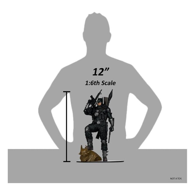 DC Direct PVC Statue The Grim Knight (Dark Multiverse) (Gold Label) 30cm