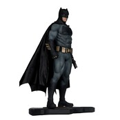 Batman v Superman: Dawn of Justice DC Direct Statue 1/6 Batman 32cm