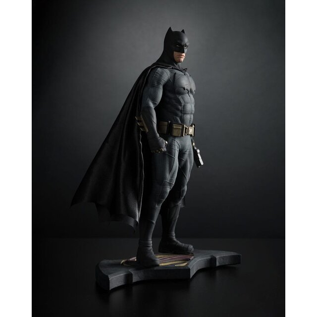 Batman v Superman: Dawn of Justice DC Direct Statue 1/6 Batman 32cm