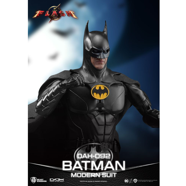 The Flash Dynamic 8ction Heroes Action Figure 1/9 Batman Modern Suit 24cm