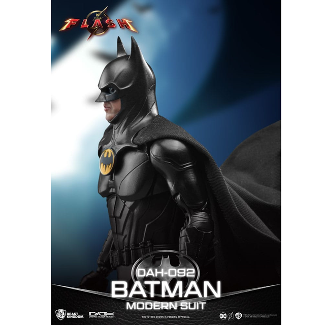 The Flash Dynamic 8ction Heroes Action Figure 1/9 Batman Modern Suit 24cm